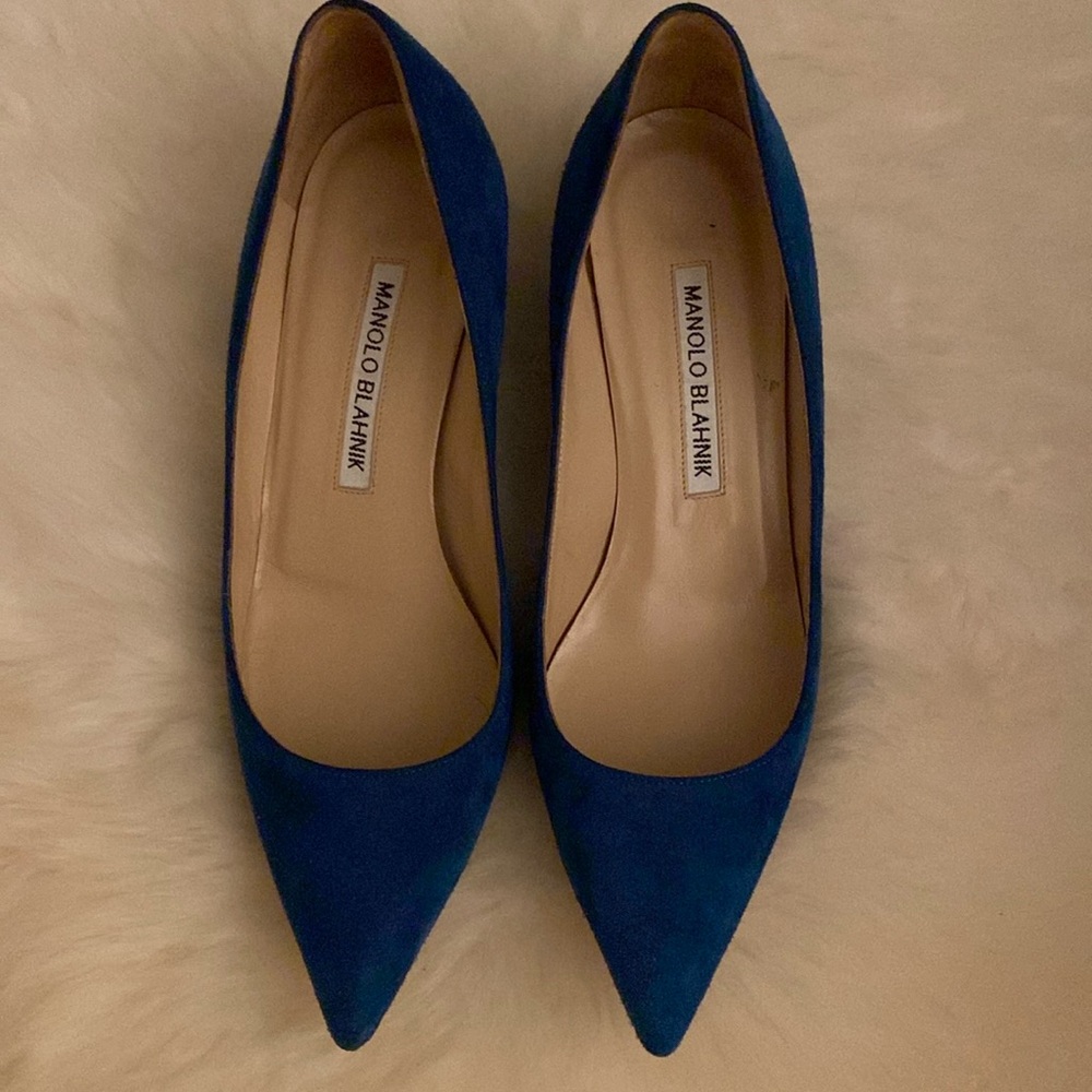 Manolo Blahnik Blue Suede Pumps Kitten Heel
